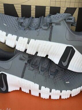 NEW Nike Free Metcon 5 Smoke Grey White DV3949-003 Men's Size 10